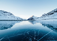 必一运动-这都没打进?冯劲包抄面对大半个空门打偏,但马莱莱也越位在先了