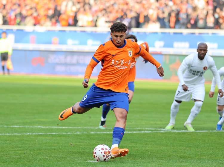 必一运动-专访克雷桑：两连胜已说明一切 助攻谢文能有预谋